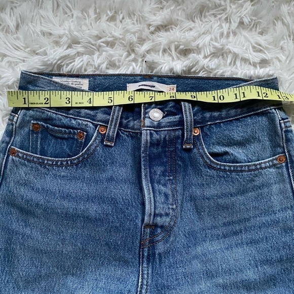 Levi’s Wedgie  Jean - Picture 5 of 8